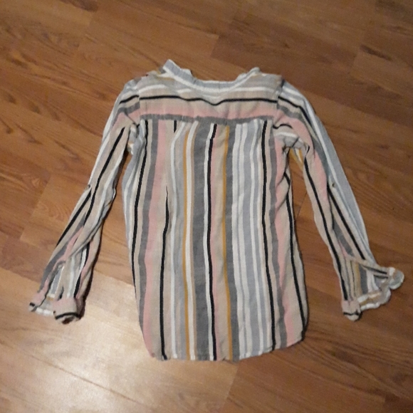 Adjustable sleeve striped blouse - Picture 3 of 4